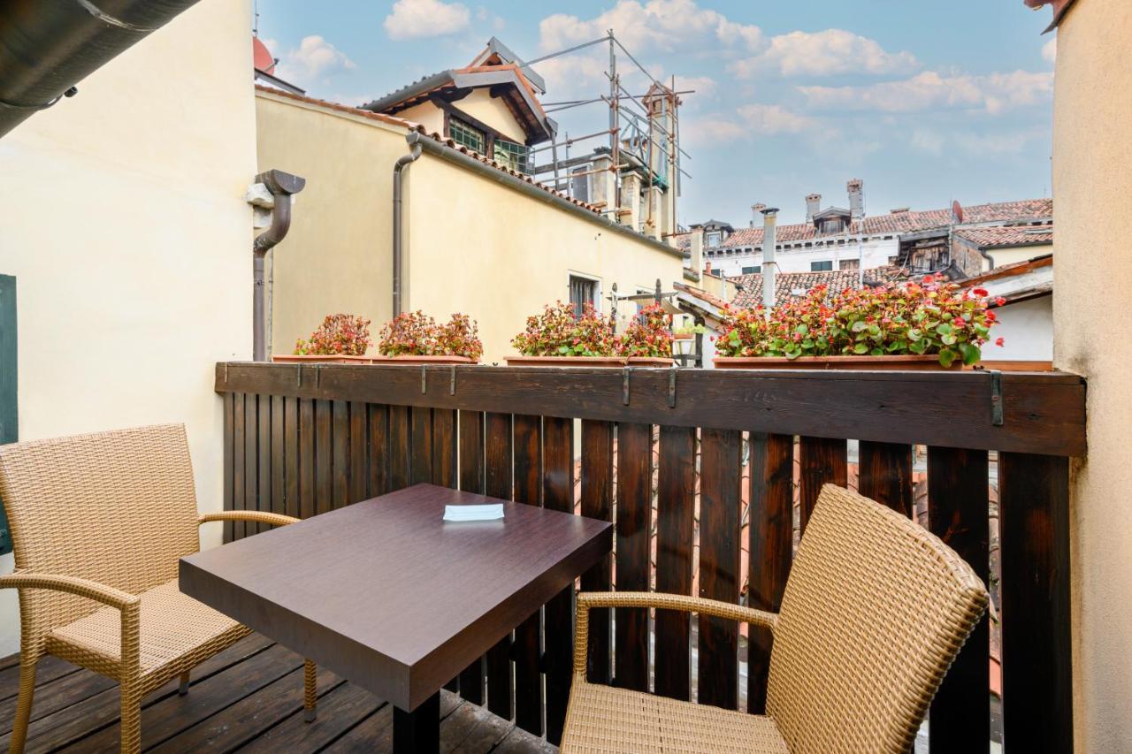 Locanda Al Leon Venice Exterior photo