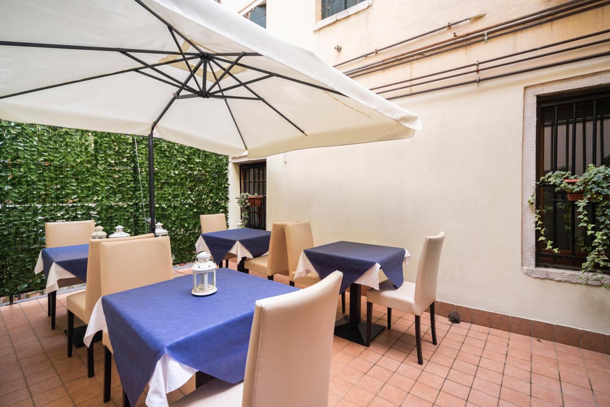 Locanda Al Leon Venice Exterior photo